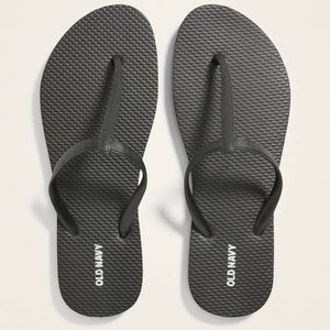 Old Navy T-strap flip-flops NWT sz 10